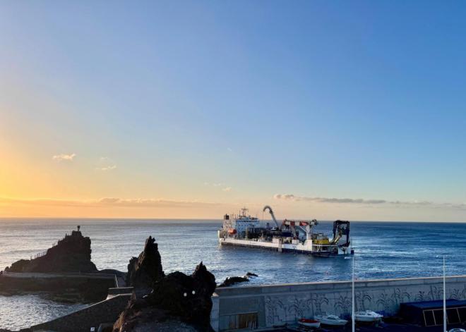 Comienza el tendido del cable submarino en La Gomera