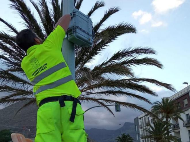 El Cabildo instala nuevos aforadores para la medición del tráfico rodado en las vías insulares