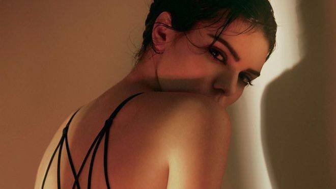 El look luchador de Kendall Jenner cautiva en Internet