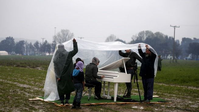 Ai Weiwei lleva la música a los refugiados