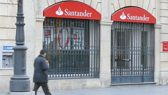 El Santander anuncia el cierre de 450 oficinas y reducción de personal