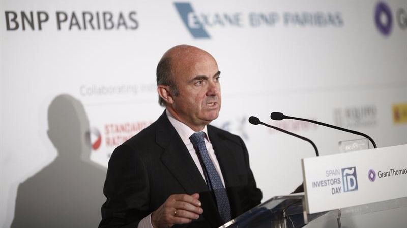 De Guindos asume las funciones del exministro Soria