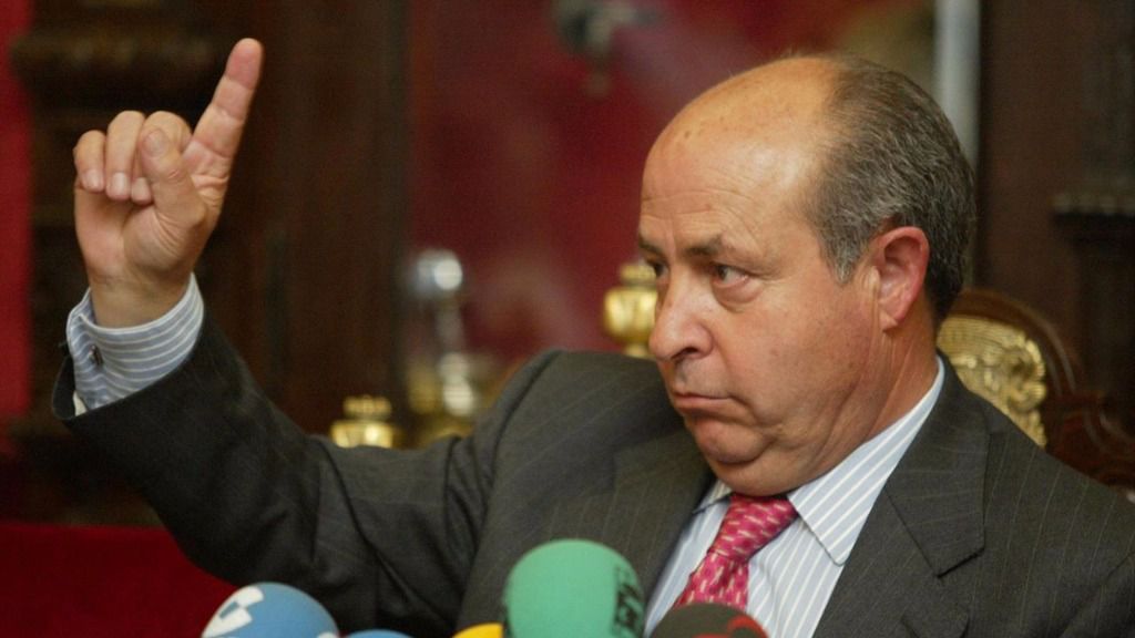 Dimite el alcalde de Granada