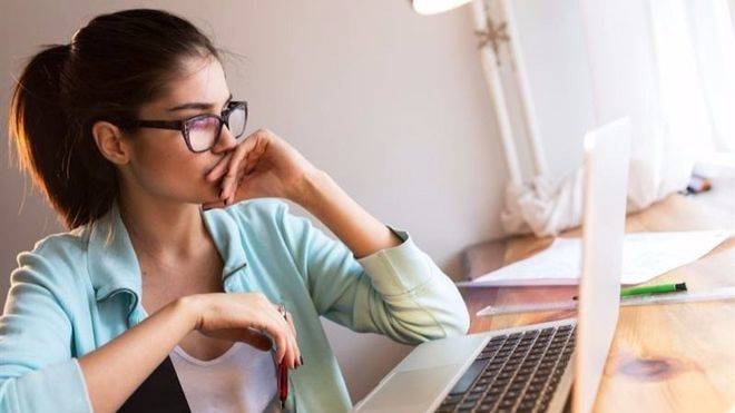 Imagen de una joven universitaria