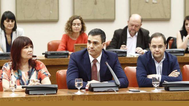 Sánchez carga contra la 'pseudoizquierda' de Podemos