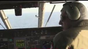 Egipto encuentra restos humanos y un asiento del avión de EgyptAir