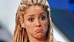 Shakira niega embarazo y boda