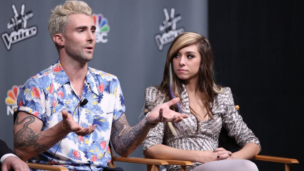 El líder de Maroon 5 paga el funeral de la cantante de La Voz asesinada