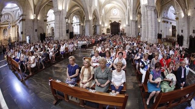 Ir a misa podría reducir el riesgo de suicidio