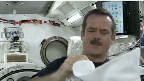 La NASA quiere convertir toda la orina en agua para ir a Marte