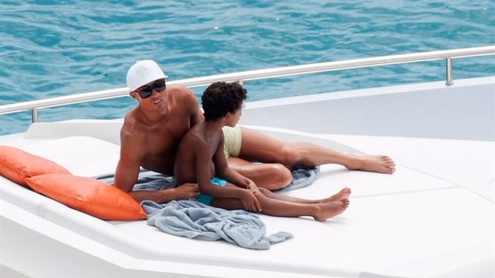 Ronaldo muestra su lado más cariñoso con su hijo