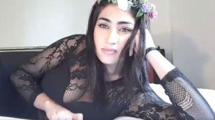 Un hombre pakistaní estrangula a su hermana 'por sus sensuales vídeos'