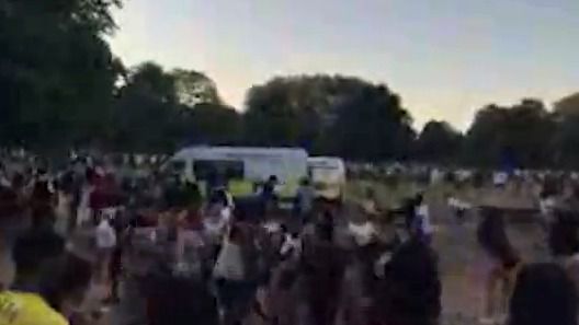 Tres apuñalados en Londres en una guerra del agua