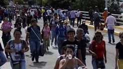 28.000 personas transitan la frontera entre Venezuela y Colombia