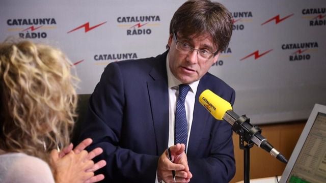 Puigdemont anuncia referéndum o elecciones constituyentes en 2017