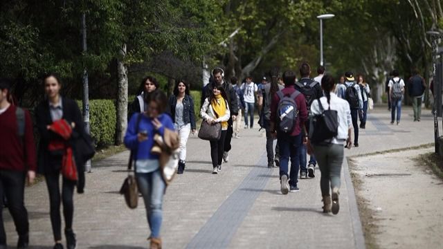 España reduce el porcentaje de 'ninis'
