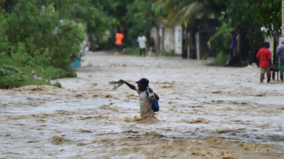 Aumenta a 877 el balance de muertos en Haití tras el paso 'Matthew'