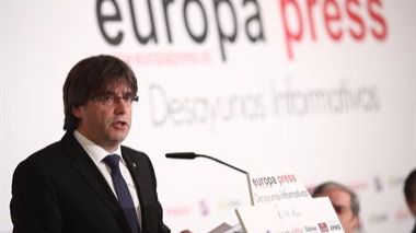 Puigdemont invita al Gobierno a pactar fecha y pregunta del referéndum