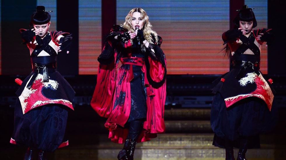 Madonna promete una 'mamada' a quienes voten a Hillary Clinton