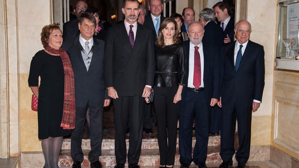 La Reina sorprende con su nueva imagen