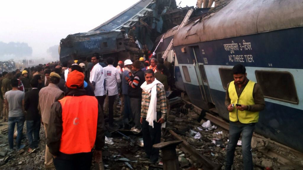 Más de 100 muertos en India en un accidente de tren