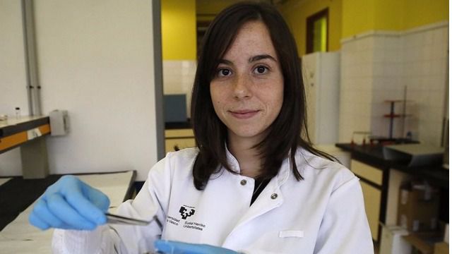 La investigadora del Departamento de Ciencia y Tecnología de Polímeros de la UPV/EHU Beatriz Palla