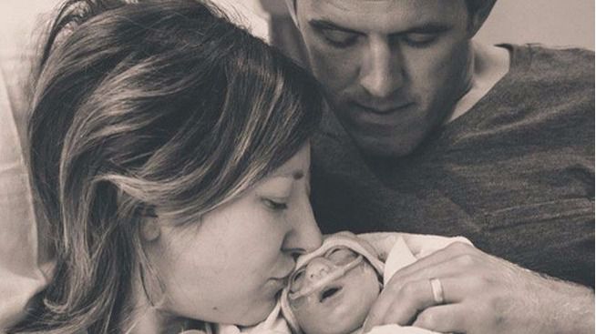 Da a luz a su hija enferma terminal para después donar sus órganos