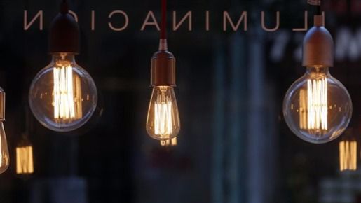 El recibo de la luz baja un 15% respecto a enero