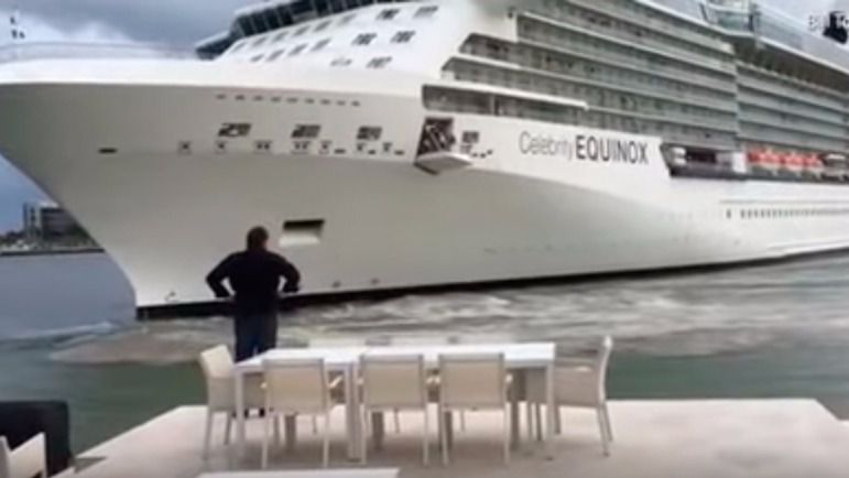 Una pareja graba cómo un crucero está a punto de estrellarse contra su casa