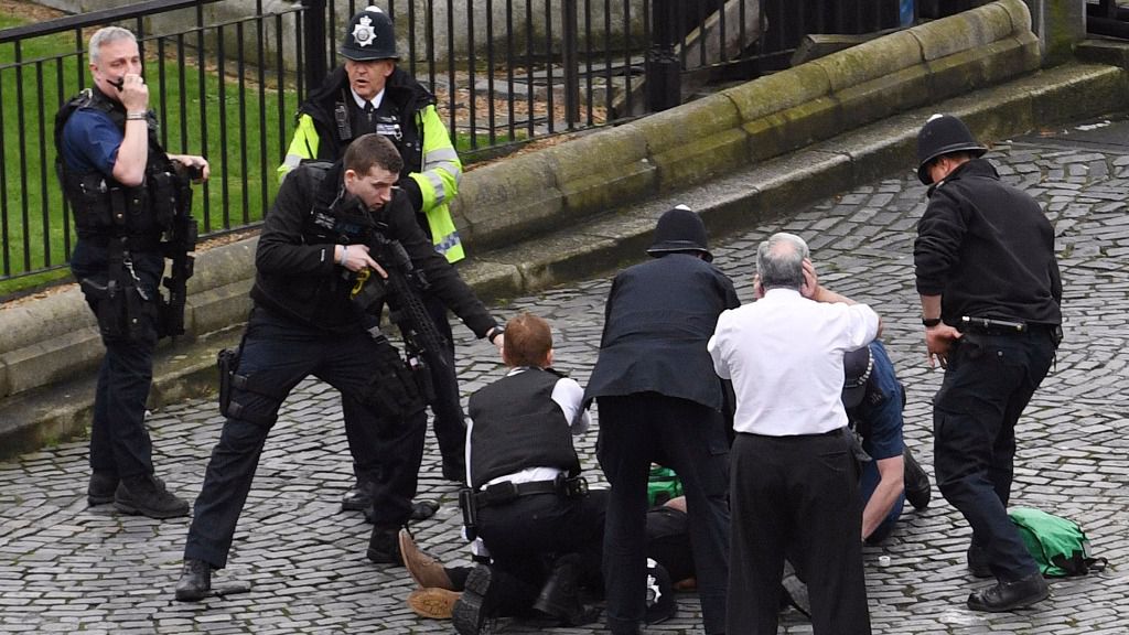 7 detenidos y redadas en Inglaterra tras el atentado de Londres