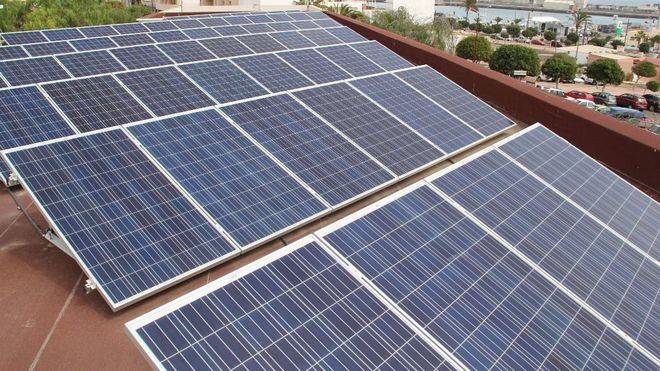 Energías limpias autoabastecen la Universidad Popular y la Consejería de Deportes