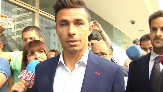 El futbolista Rubén Castro atribuye la denuncia de su novia a 'los celos'
