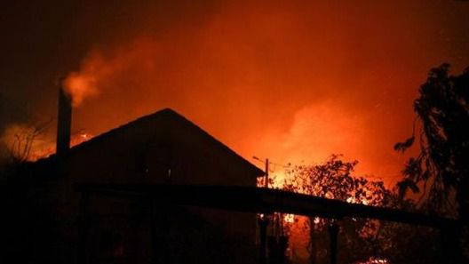 El fuego se encuentra, a unos 200 kilómetros de la capital, Lisboa