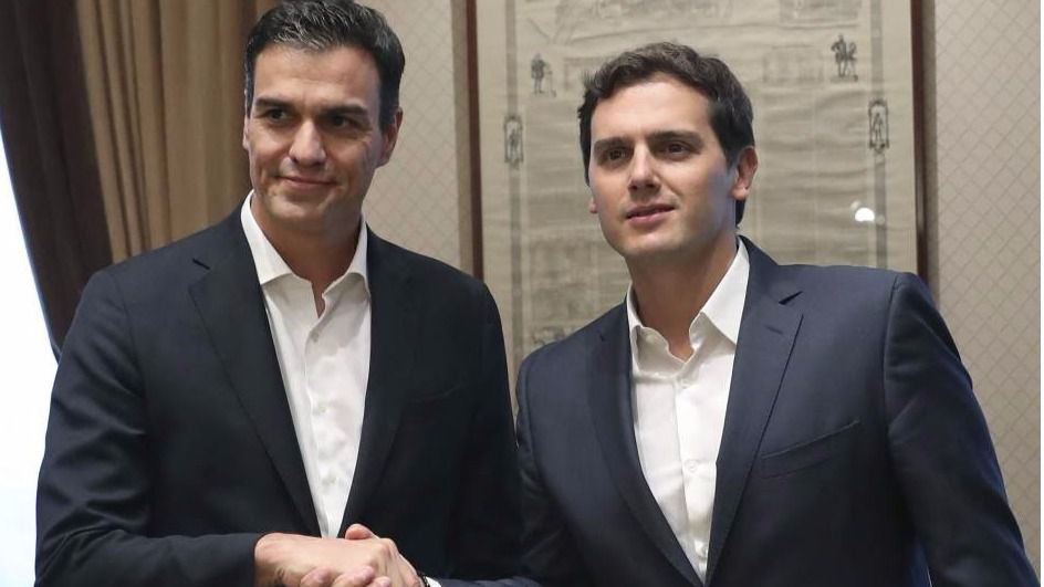 Sánchez y Rivera se reúnen y pactan la reforma de la Constitución