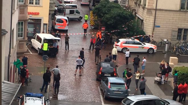 Un hombre armado con una motosierra hiere a cinco personas en Suiza