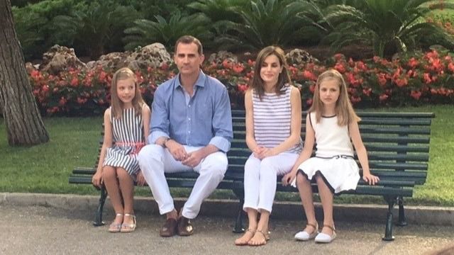 Los Reyes y sus hijas realizarán su posado el lunes en Marivent