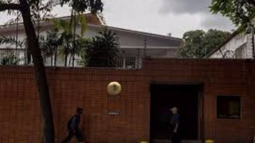 Ataque con cócteles molotov a la embajada española en Venezuela