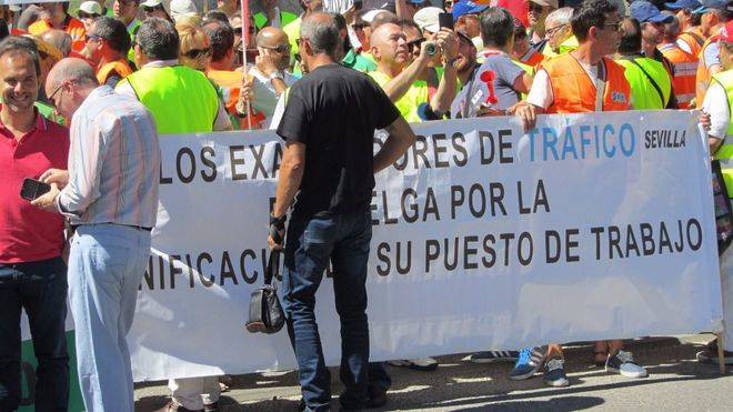Los examinadores de tráfico reinician la huelga este lunes
