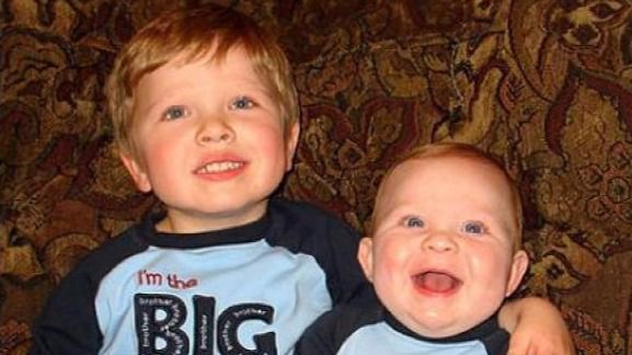 Los hermanos pequeños son más divertidos y calmados que los mayores