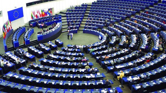Bruselas aboga por el diálogo dentro de la ley y critica el 'nacionalismo populista'