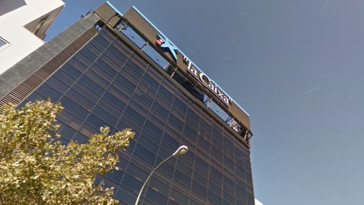 Edifico de la sede de la Caixa en la avenida Alexandre Rosselló en Palma