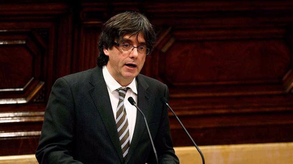 Puigdemont retrasa al martes su comparecencia en el Parlament tras el 1-O
