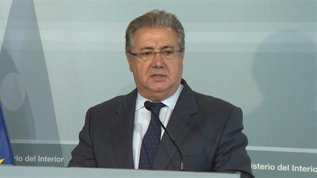 Zoido avisa a Puigdemont que el Gobierno quiere 'una respuesta clara'