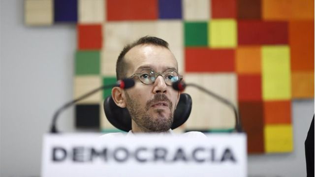 Podemos acusa a Rajoy de 'suspender la democracia en Cataluña y en España' con el 155