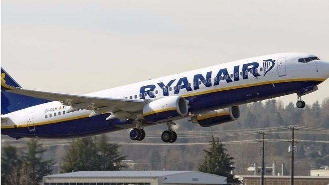 Ryanair retrasa hasta enero las nuevas normas de equipaje
