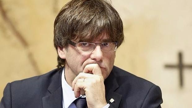 Puigdemont decide no ir al Senado y el Parlament vota el viernes responder al 155