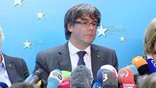 Puigdemont acepta las elecciones del 21-D pero no regresará hasta tener 'garantías'