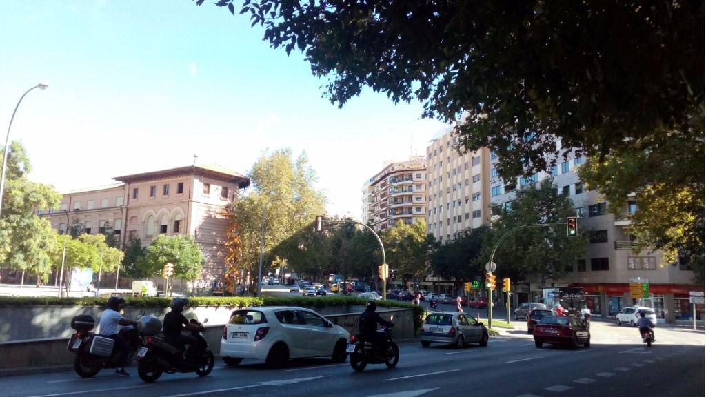 El 54 por ciento de los españoles quieren restringir los coches en el centro de ciudades