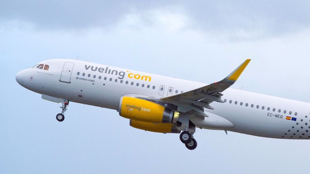 Vueling investiga el incidente de dos pasajeras que denunciaron ser expulsadas por hablar catalán
