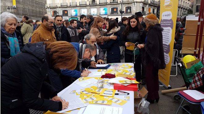 La asociación ‘Hablamos Español’ recoge más de 30.000 firmas